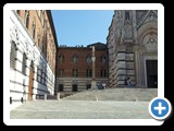 Piazza del Duomo, Via Fusari