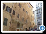Walking toward Piazza del Duomo, Vis Fusari